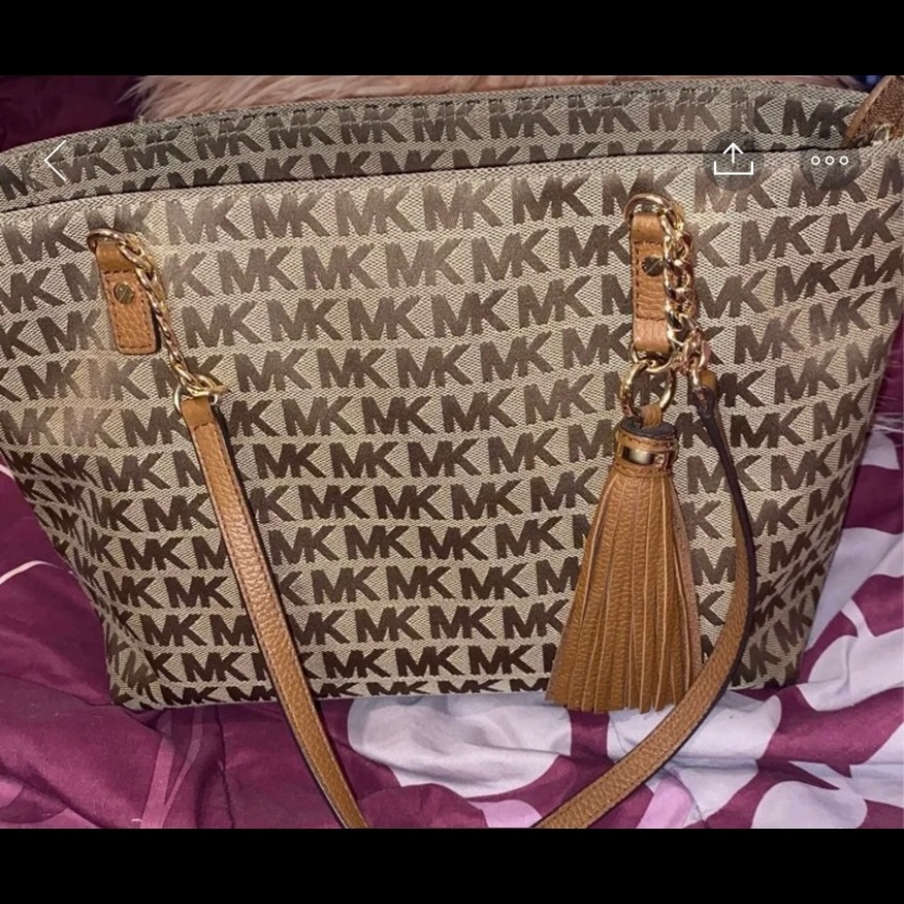 Michael kors hand bag